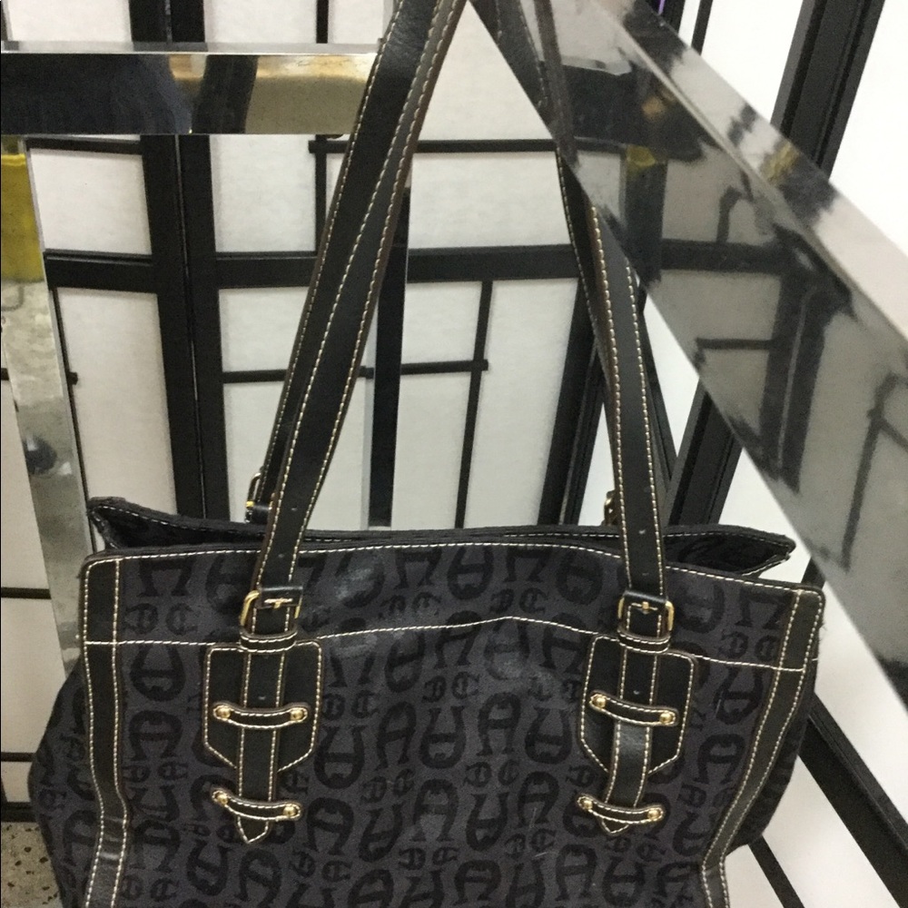 Bag - Picture 2 of 4